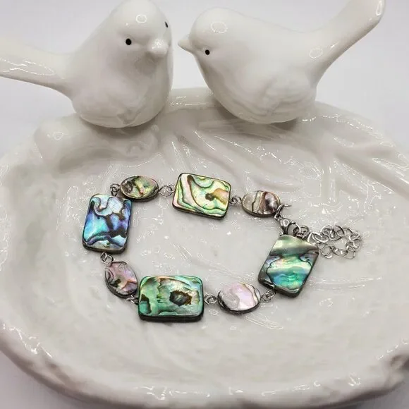 Hand Crafted Natural Shell Jewelry Set - Picture 2 of 15